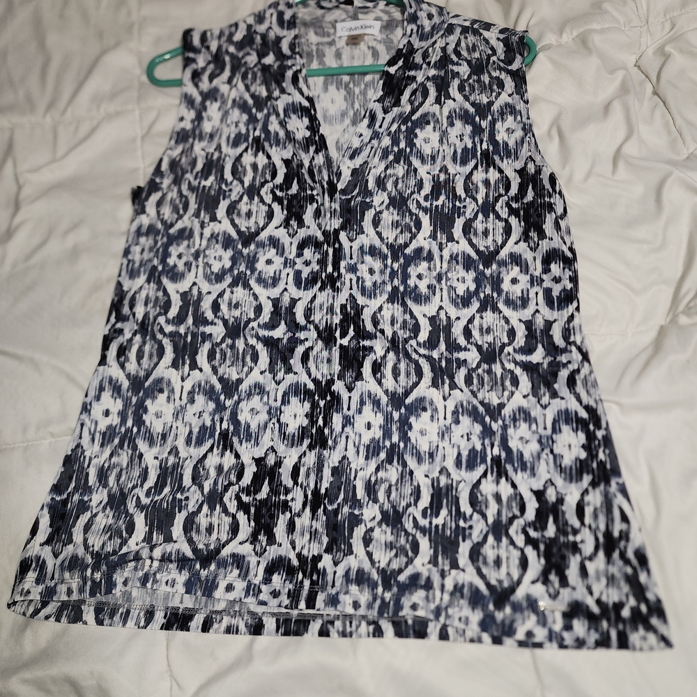 Calvin Klein Black & White Printed V-Neck Sleeveless Top Business Casual Size L